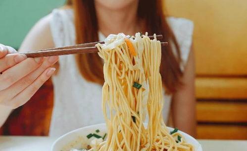 娱乐吃瓜酱吃面条视频大全,娱乐吃瓜酱带你领略面条美食盛宴