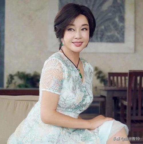 刘晓庆现在生活照,岁月流转，美丽依旧